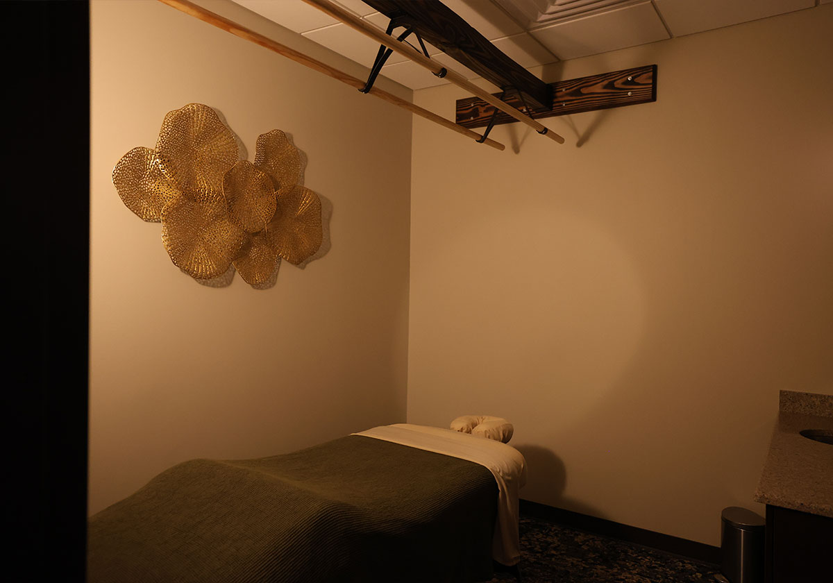 Etalon-Day-Spa-Ashiatsu-Room-table